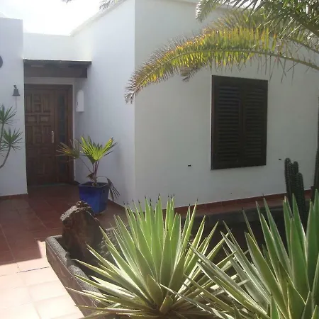 Las Palmeras Casa de Férias Playa Blanca (Lanzarote)